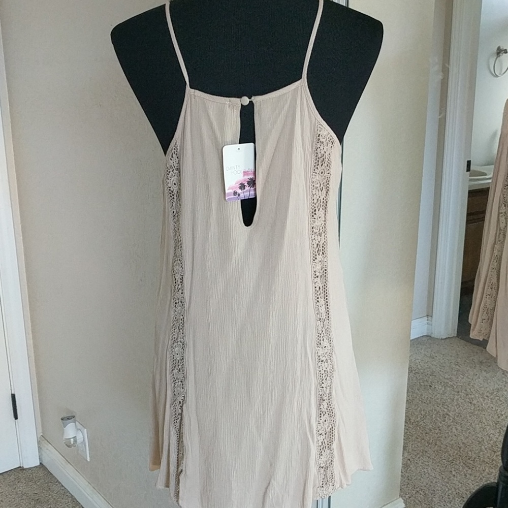Dress - Picture 3 of 4